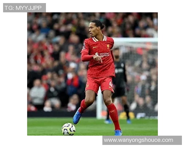 足球明星心目中的最佳中卫究竟是谁揭秘传奇后卫的辉煌与影响力 足球明星心目中的最佳中卫究竟是谁揭秘传奇后卫的辉煌与影响力